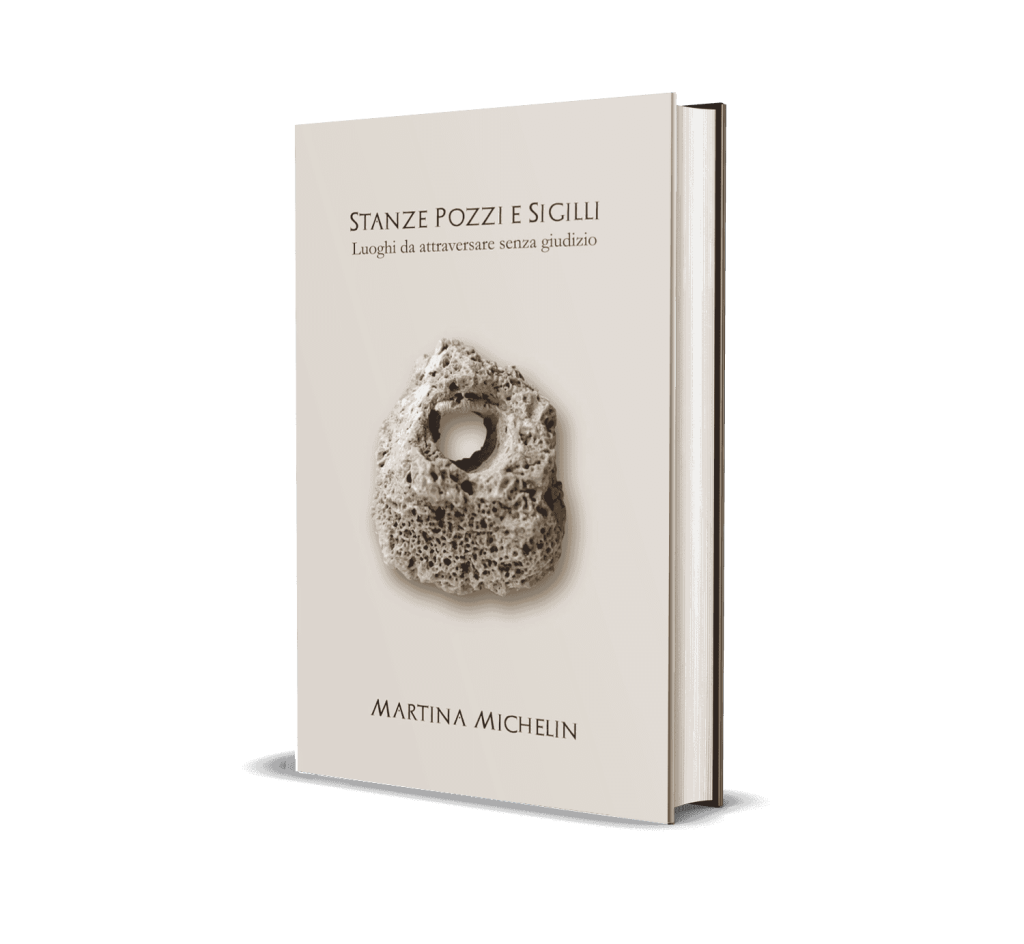 Recensione di “Stanze, Pozzi e Sigilli” di Martina Michelin: un viaggio nellโinterioritร 1778508655